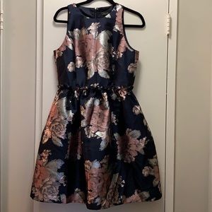 Tahari Dress with pockets size 6
